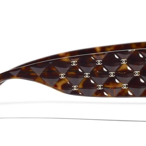 Chanel Oval polarized Sunglasses - Picture 2 of 5